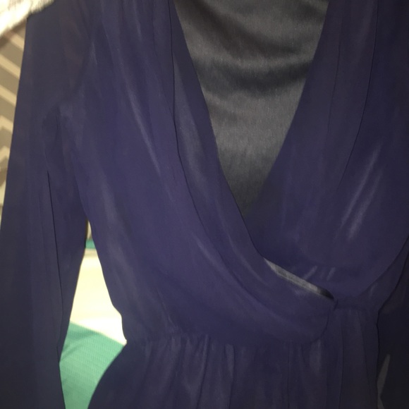 Gorgeous boutique romper with bell sleeves - Picture 2 of 4